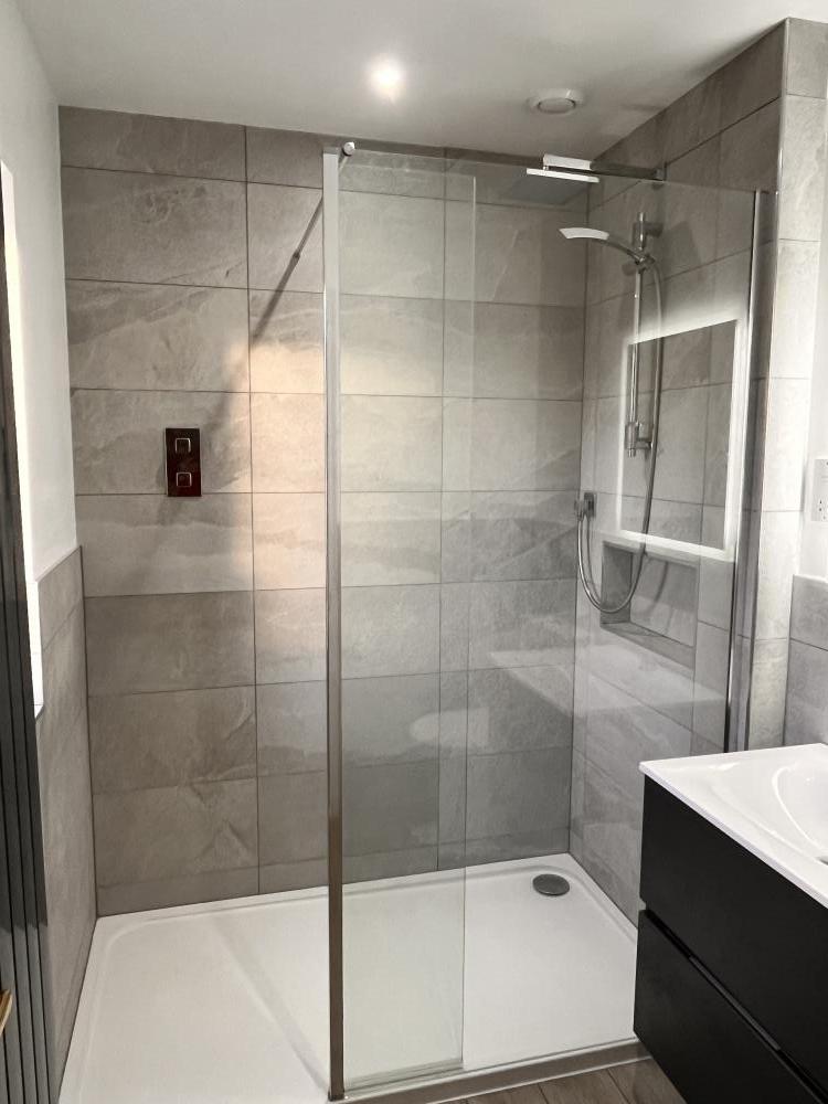 En suite renovation  Gallery Main Photo